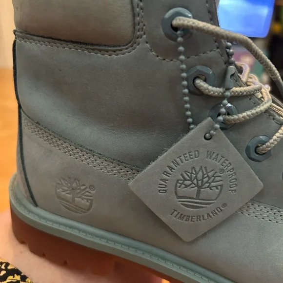 Timberland 6 Inch Premium 'Sky Blue' These are 6.5 in Boys/Mens & Fits Women 8.5 - Picture 7 of 15